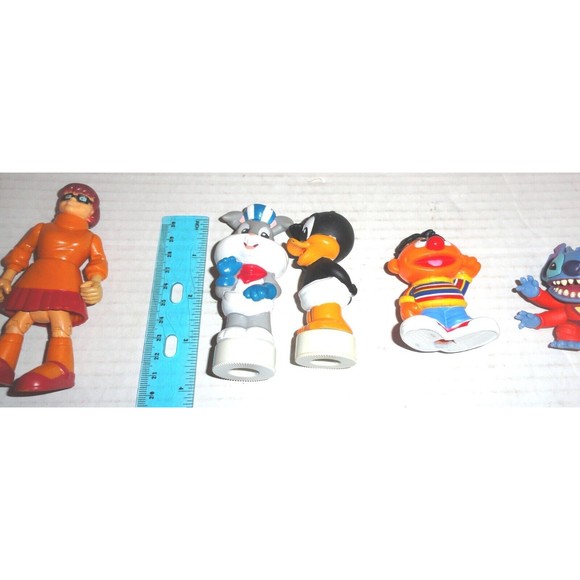 Lot of 5 Toy Figures - Velma, Elmo, Bugs Bunny, Daffy Duck & Stitch - Picture 6 of 9